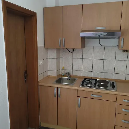 Gucanin Apartment Trogir