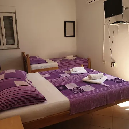 Gucanin Apartment *